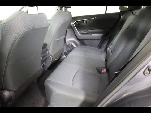 Used 2019 Toyota RAV4 LE image 12