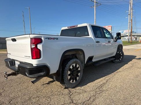Used 2020 Chevrolet Silverado 2500 Custom w/ Custom Value Package AWD/4WD image 3