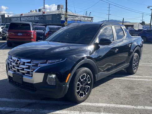 Used 2022 Hyundai Santa Cruz SEL Premium w/ Cargo Package image 2