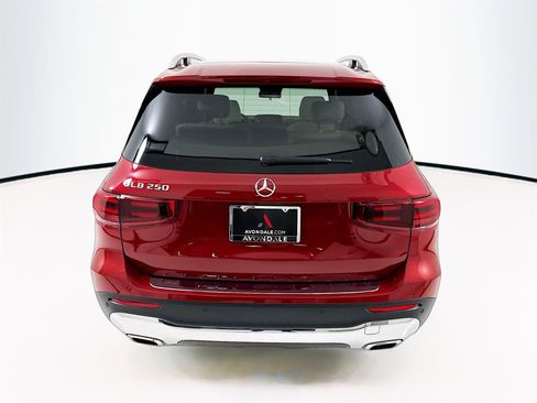 Certified 2025 Mercedes-Benz GLB 250 image 7