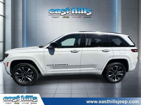 Used 2023 Jeep Grand Cherokee Overland AWD/4WD image 7