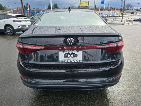 New 2026 Volkswagen Jetta SE FWD image 4