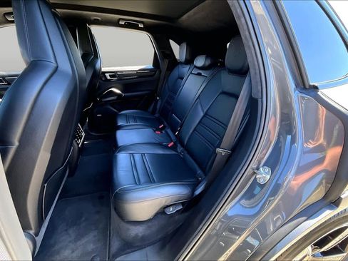 Used 2022 Porsche Cayenne GTS AWD/4WD image 20