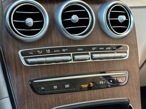 Used 2022 Mercedes-Benz GLC 300 4MATIC image 19