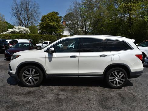 Used 2017 Honda Pilot Touring image 3