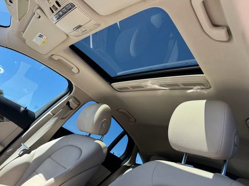 Used 2017 Mercedes-Benz GLC 300 4MATIC Coupe image 9