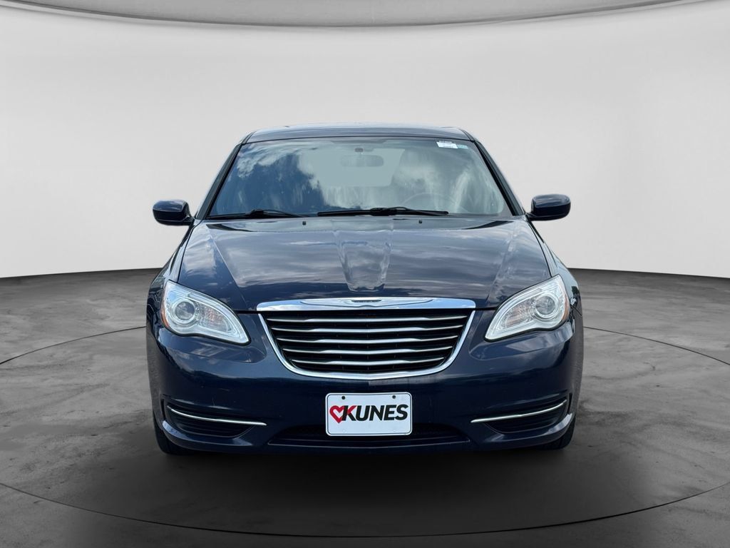 Used 2013 Chrysler 200 Touring FWD image 2