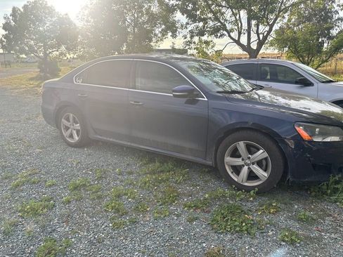 Used 2014 Volkswagen Passat 2.5 SE image 2