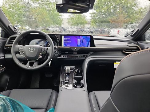 New 2026 Toyota Crown Platinum AWD/4WD image 7