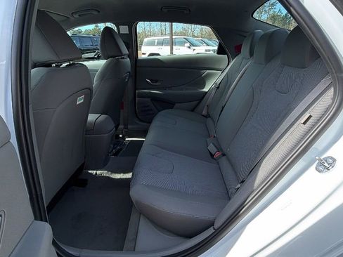 New 2026 Hyundai Elantra SE FWD image 21