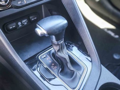 Used 2019 Kia Niro EX image 20