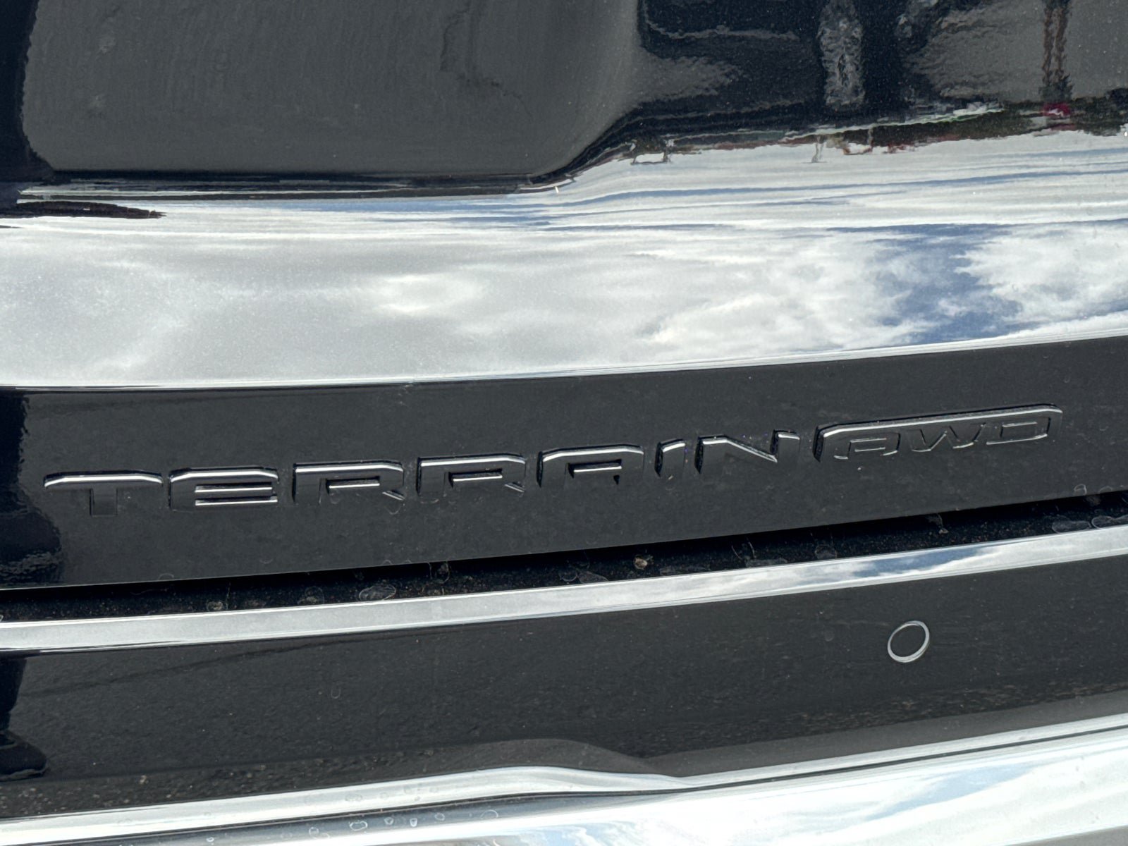 New 2026 GMC Terrain Denali w/ LPO, Black Badging Package AWD/4WD image 11