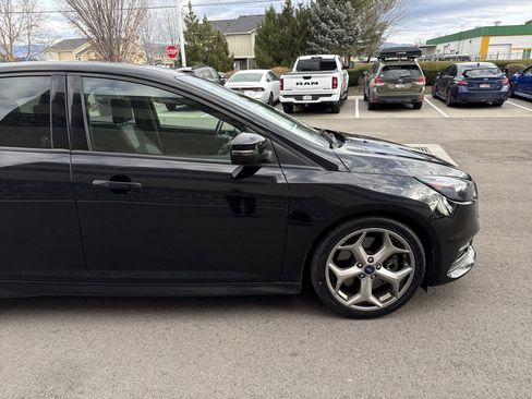 Used 2017 Ford Focus ST image 8