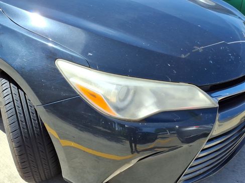 Used 2017 Toyota Camry LE image 3