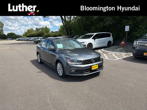 Used 2015 Volkswagen Jetta SE FWD image 1