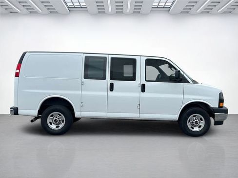 Used 2023 GMC Savana 2500 w/ Driver Convenience Package RWD image 3
