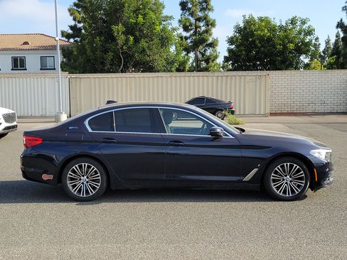Used 2019 BMW 530e RWD image 6
