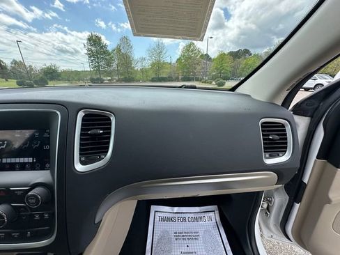 Used 2019 Dodge Durango SXT w/ 3rd Row Seating Group RWD image 16