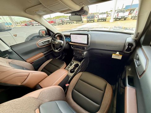 New 2025 Ford Bronco Sport Outer Banks w/ Outer Banks Tech Package+ image 6