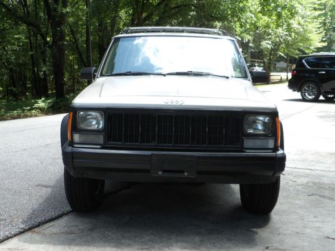 Used 1996 Jeep Cherokee 4WD 4-Door image 4