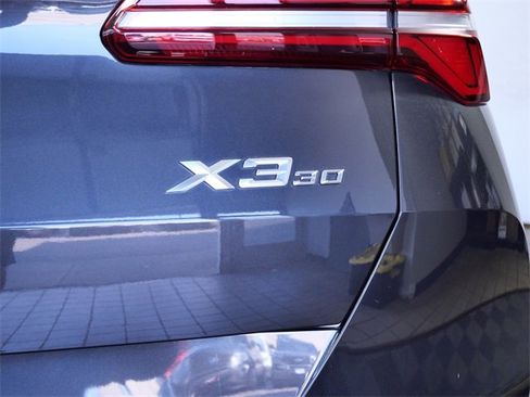 Used 2025 BMW X3 xDrive30i image 9
