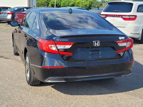 Used 2018 Honda Accord EX image 9