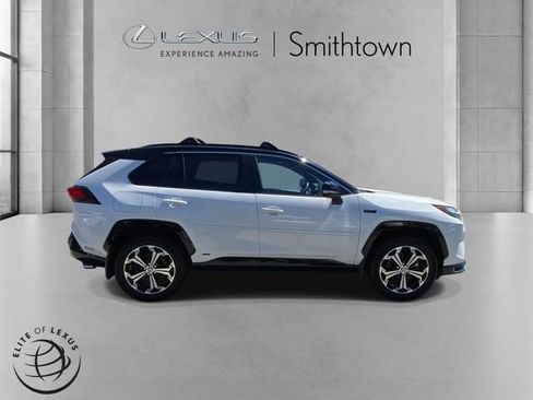 Used 2022 Toyota RAV4 XSE w/ Premium Package AWD/4WD image 4