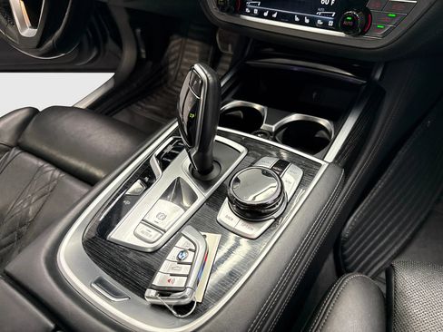 Used 2018 BMW 750i xDrive AWD/4WD image 19