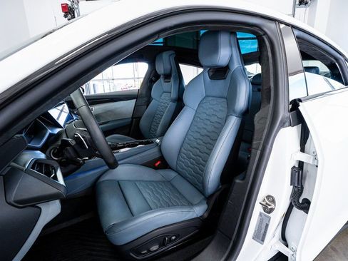 Used 2024 Audi e-tron GT Prestige image 37