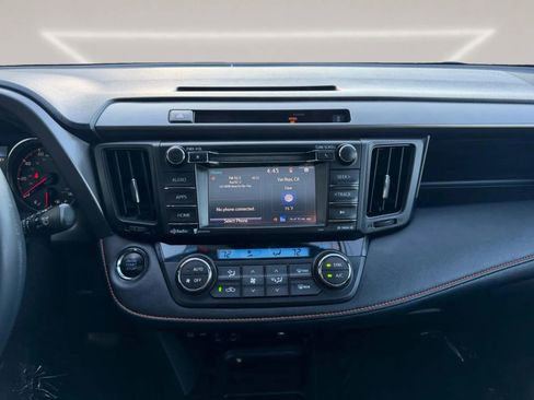 Used 2016 Toyota RAV4 SE image 15