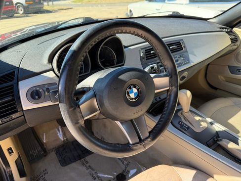 Used 2003 BMW Z4 2.5i image 9