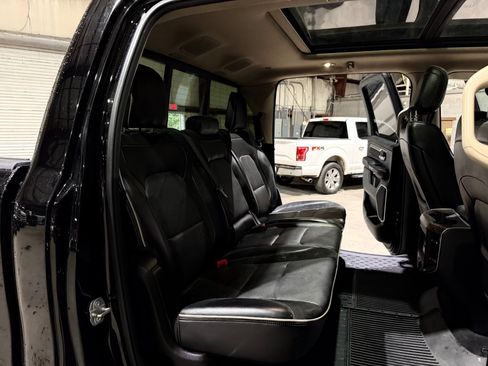 Used 2019 RAM 1500 Laramie AWD/4WD image 23