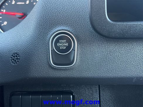 Used 2025 Mercedes-Benz Sprinter 2500 image 8