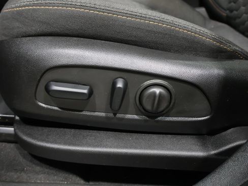 Used 2018 Chevrolet Equinox LT w/ Sun & Infotainment Package AWD/4WD image 13