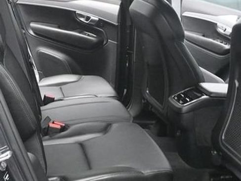 Used 2022 Volvo XC90 T5 Momentum AWD/4WD image 14