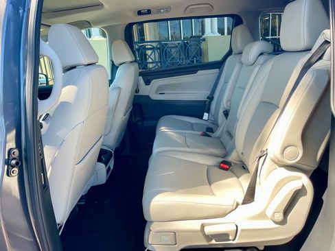 Used 2025 Honda Odyssey EX-L image 12