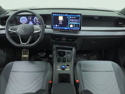 New 2026 Volkswagen Tiguan SE R-Line FWD image 11