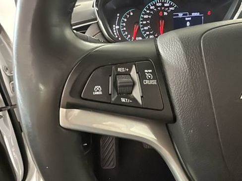 Used 2020 Chevrolet Trax LT w/ LT Convenience Package FWD image 15