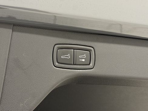 Used 2025 Porsche Macan 4S Electric AWD/4WD image 69