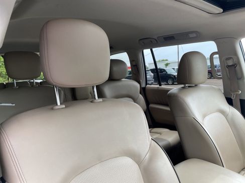 Used 2024 Nissan Armada SL w/ Captain's Chairs Package RWD image 32