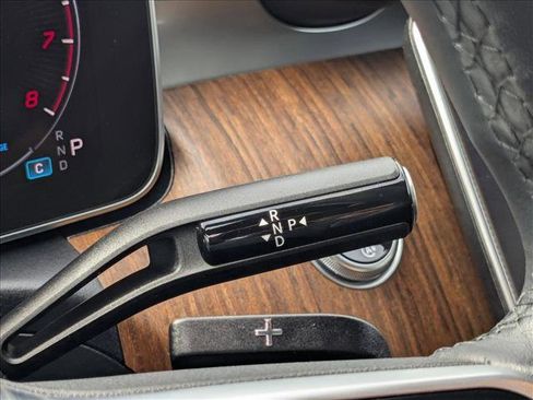 Used 2025 Mercedes-Benz C 300 4MATIC Sedan image 18