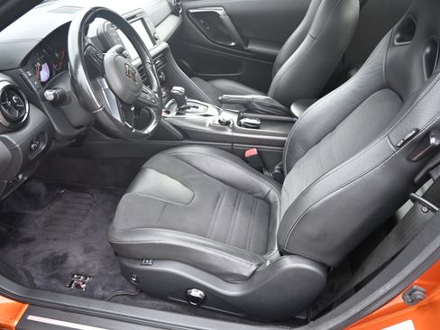 Used 2017 Nissan GT-R Premium AWD/4WD image 39