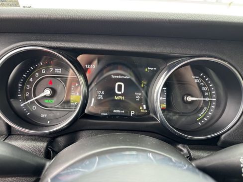 Used 2022 Jeep Wrangler Unlimited Rubicon 4xe w/ Dual Top Group image 23