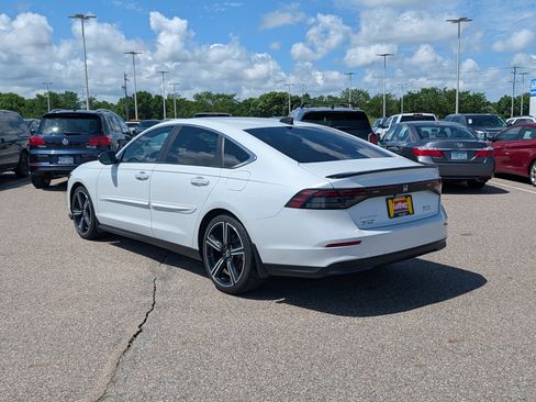 Used 2024 Honda Accord Sport image 3