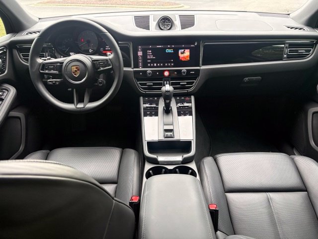 Used 2022 Porsche Macan S AWD/4WD image 25
