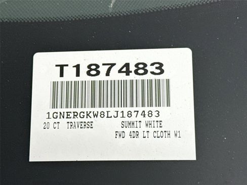 Used 2020 Chevrolet Traverse LT image 15