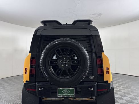 Used 2022 Land Rover Defender 110 X-Dynamic SE AWD/4WD image 11
