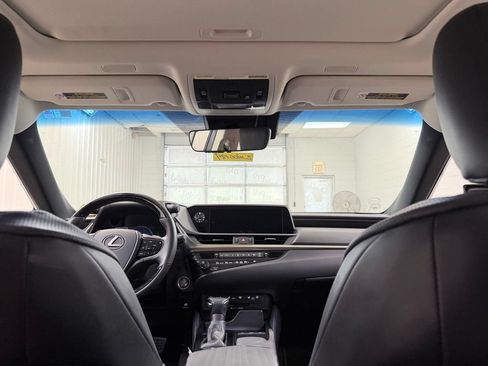 Used 2019 Lexus ES 350 w/ Accessory Package 2 FWD image 25