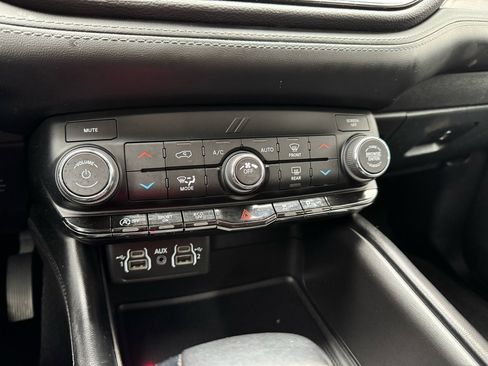 Used 2021 Dodge Durango SXT image 23