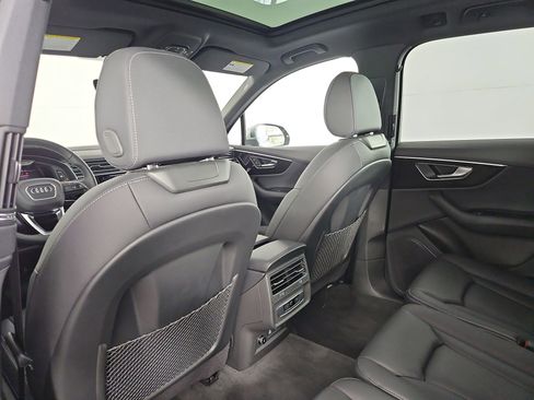 Certified 2025 Audi Q7 3.0T Premium image 36